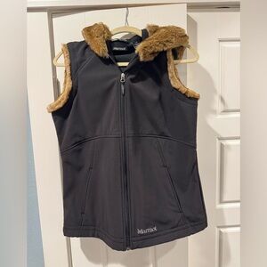 Marmot Black Vest with Tan Faux Fur Hood
